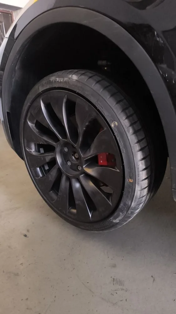 VITOUR SPORT M5 255/35R21